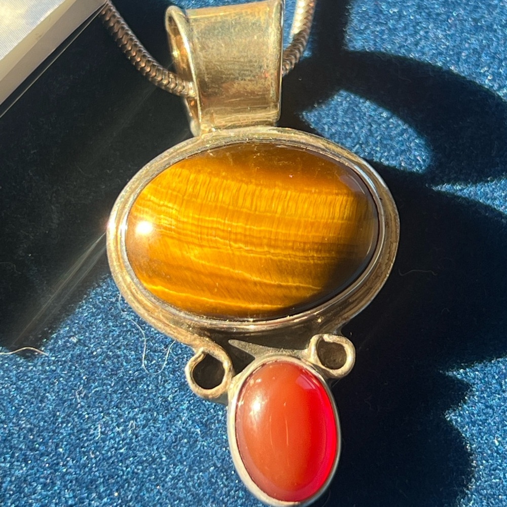 Fine silver Tiger eye and Carnelian stone necklace - Picture 3 of 9